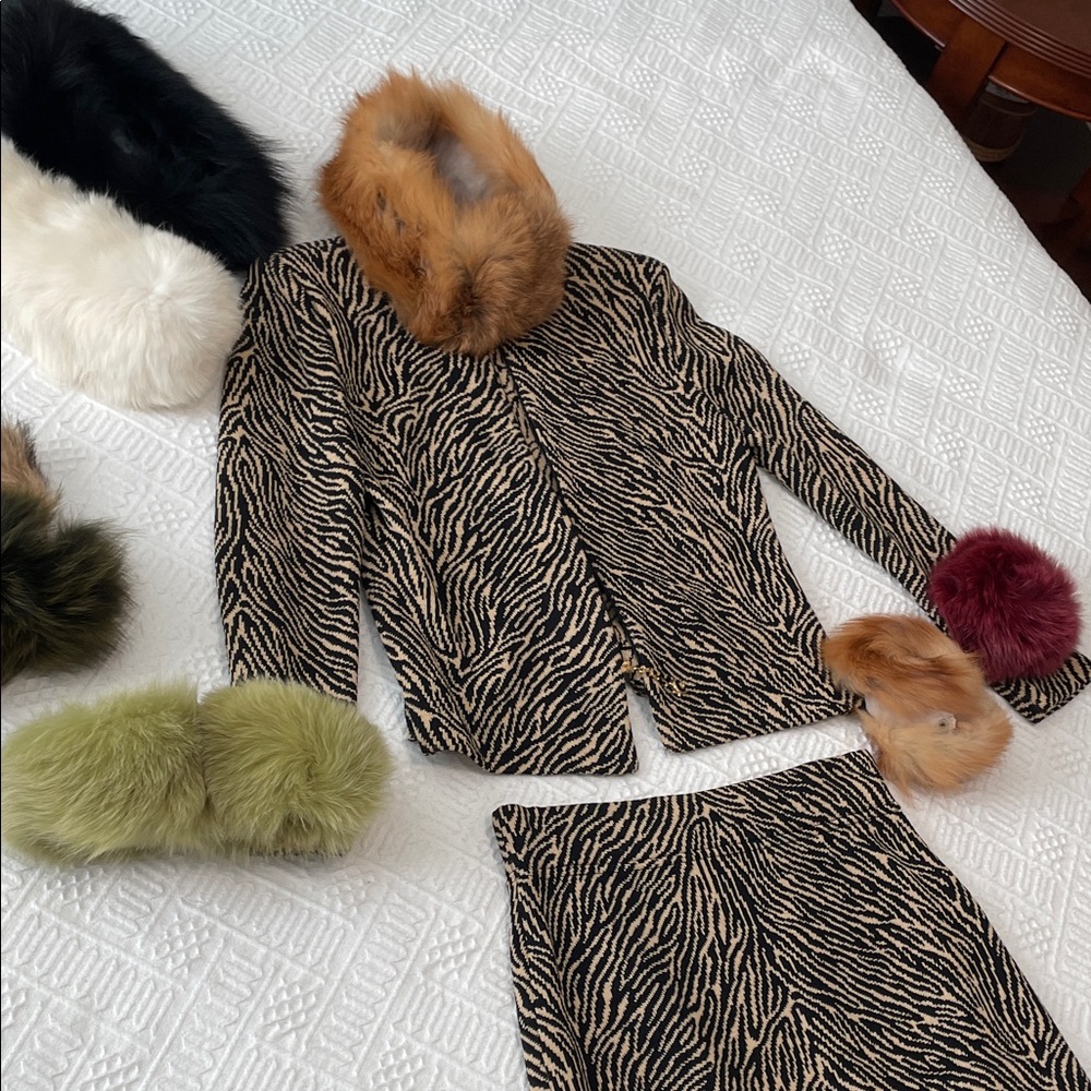 ST. JOHN 2 pc suit Zebra Print Skirt jacket - Picture 9 of 17